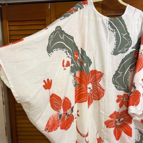 Floral kimono style Bonne Journee Dress in Red and White floral - Picture 6 of 7